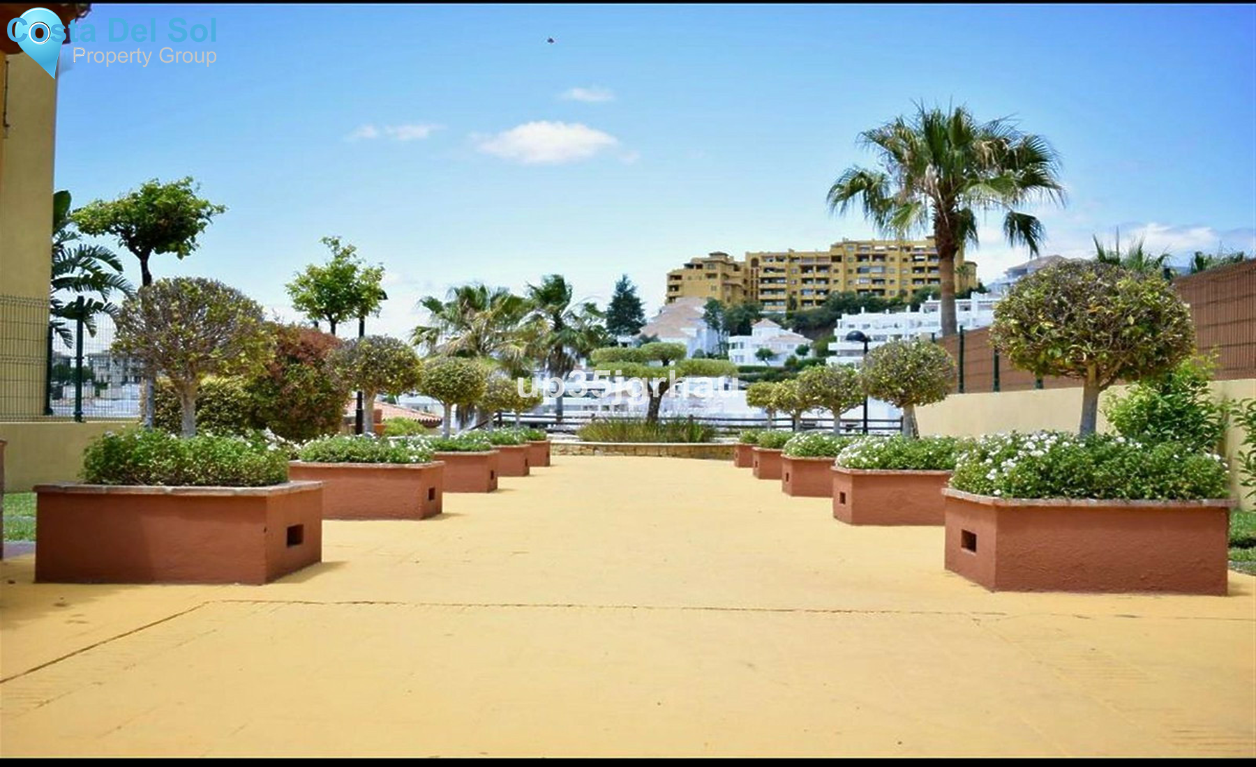 Middle Floor Apartment in Estepona-1434212