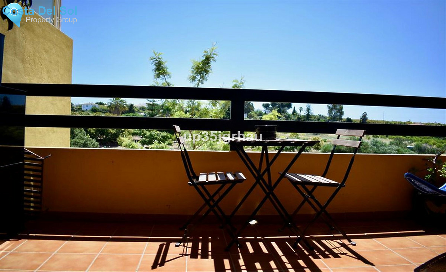 Middle Floor Apartment in Estepona-1434204