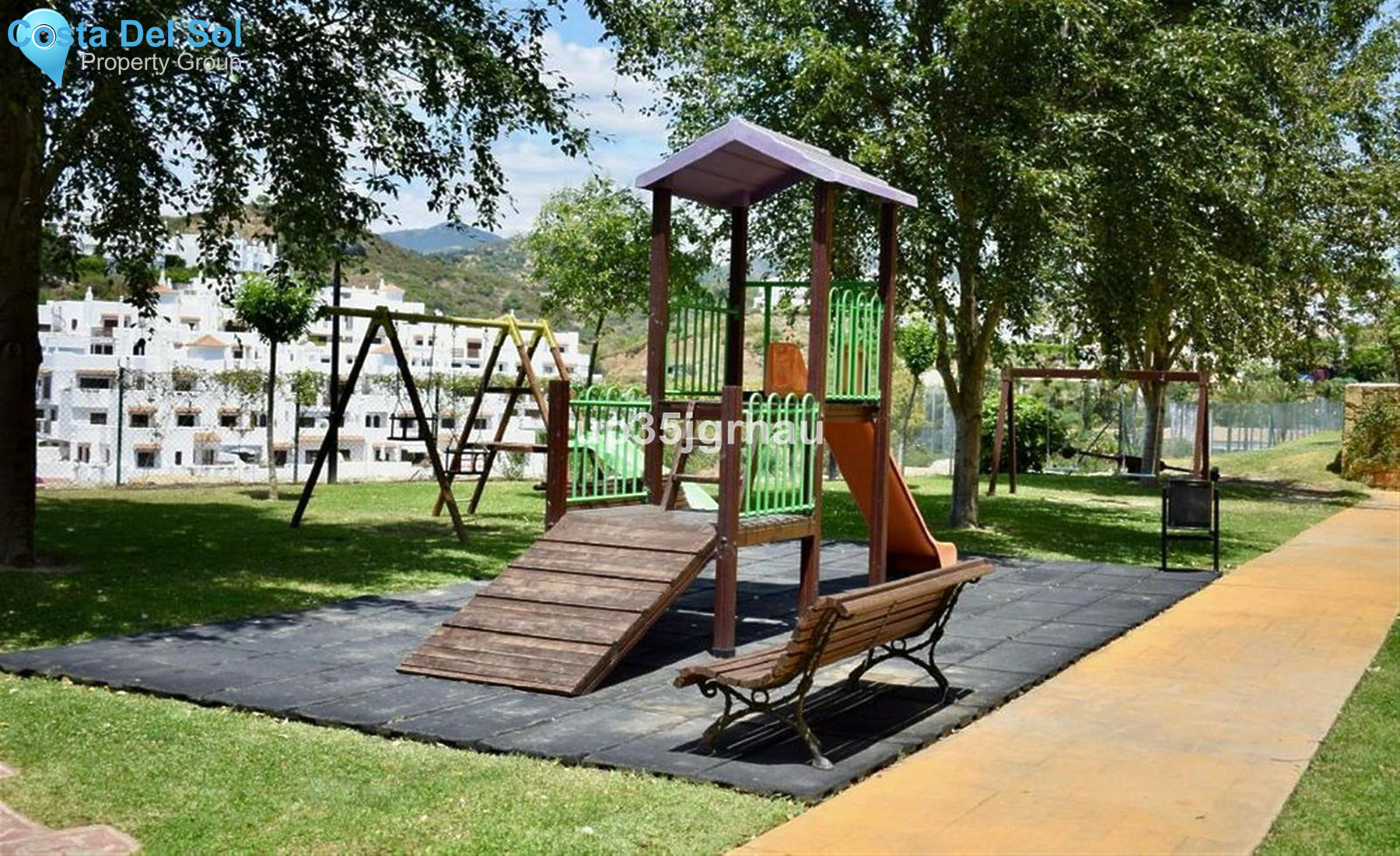 Middle Floor Apartment in Estepona-1434207