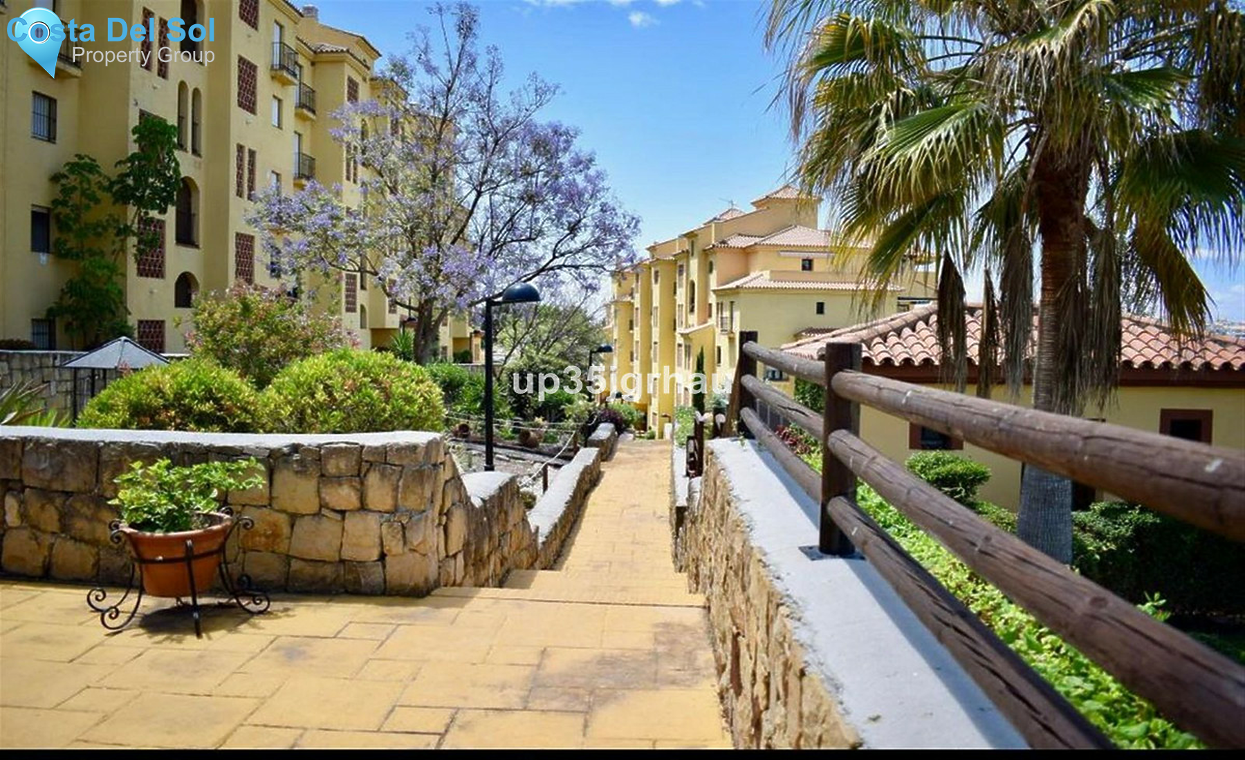 Middle Floor Apartment in Estepona-1434208