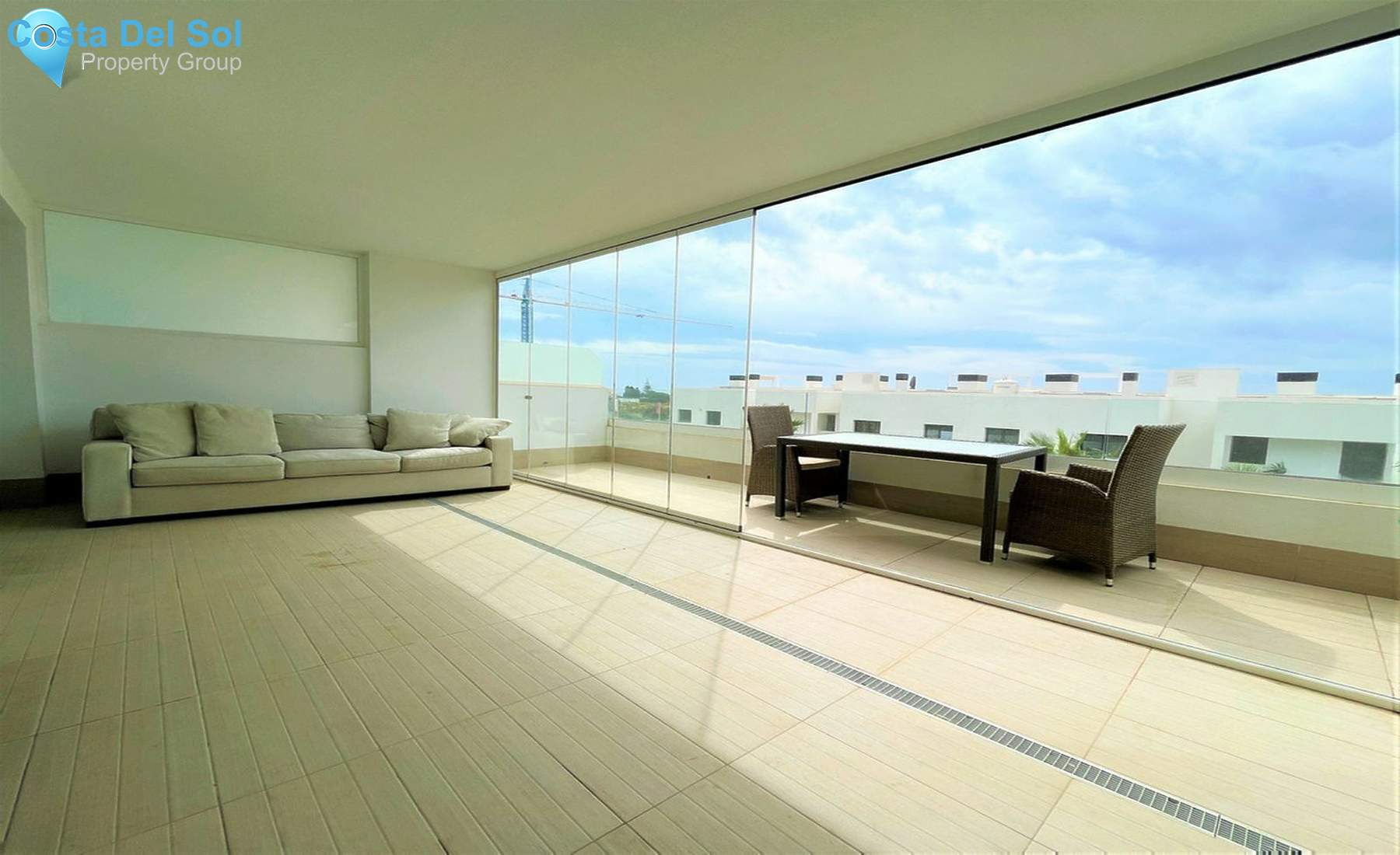 Middle Floor Apartment in Estepona-1440839