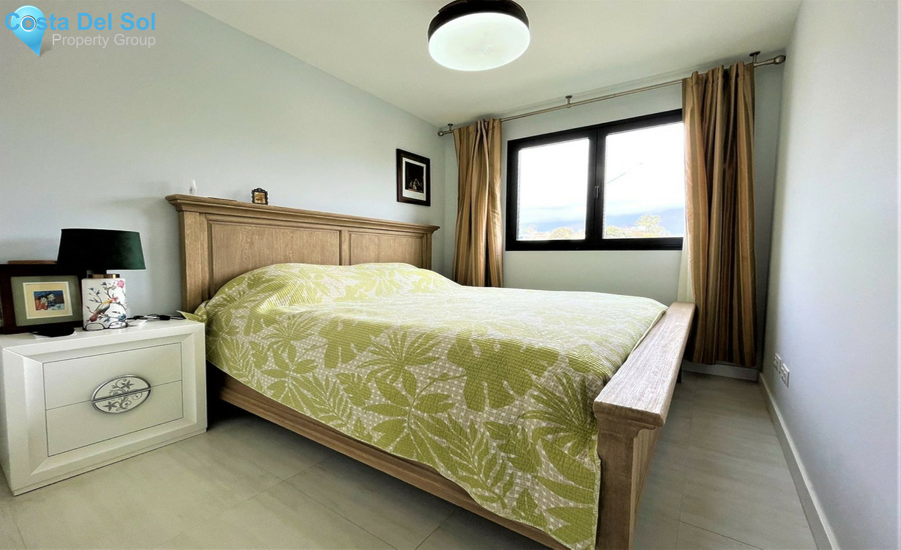 Middle Floor Apartment in Estepona-1440843