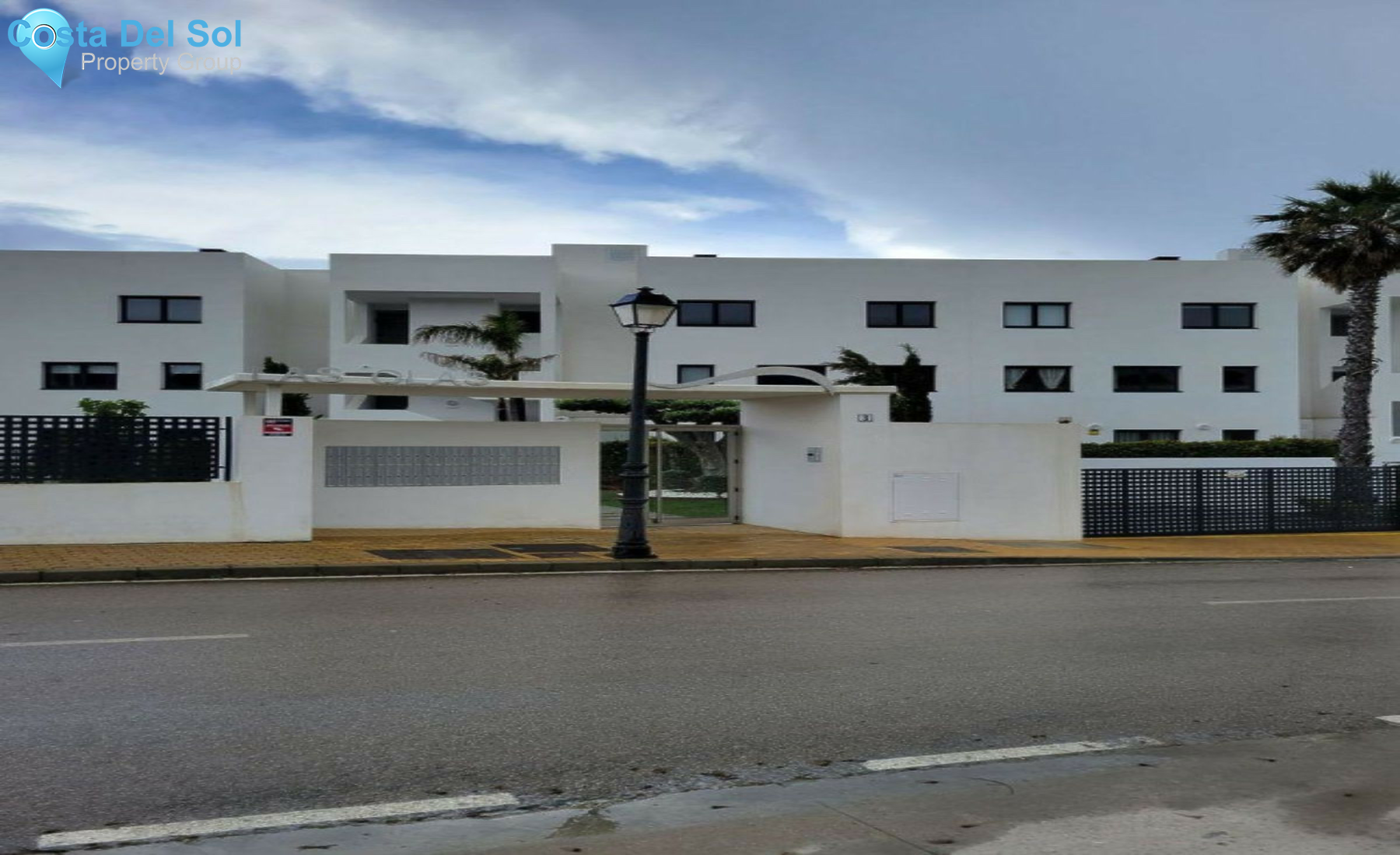 Middle Floor Apartment in Estepona-1440847