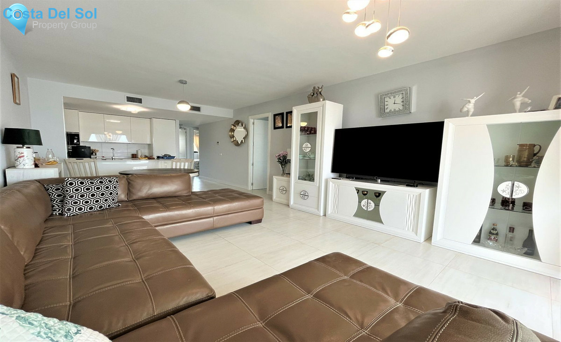 Middle Floor Apartment in Estepona-1440832