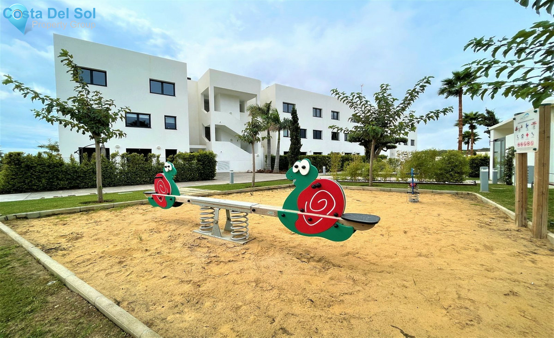 Middle Floor Apartment in Estepona-1440833