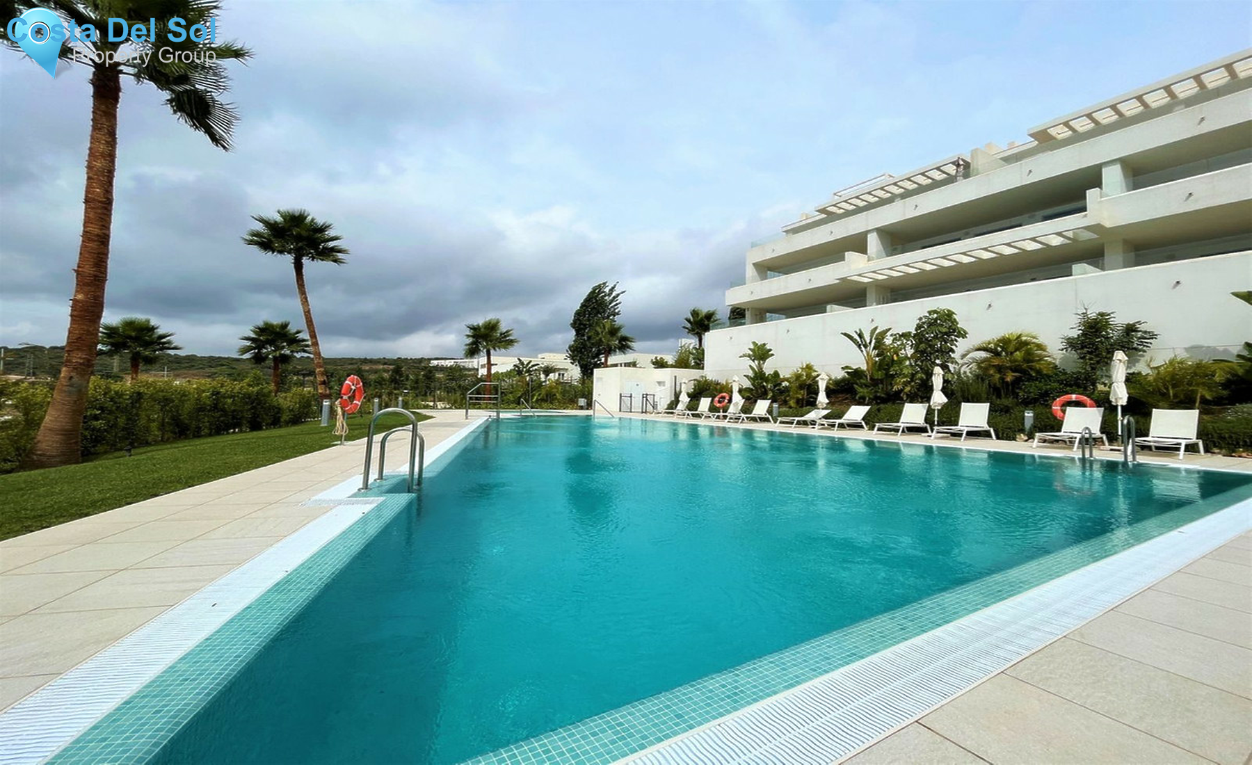 Middle Floor Apartment in Estepona-1440836