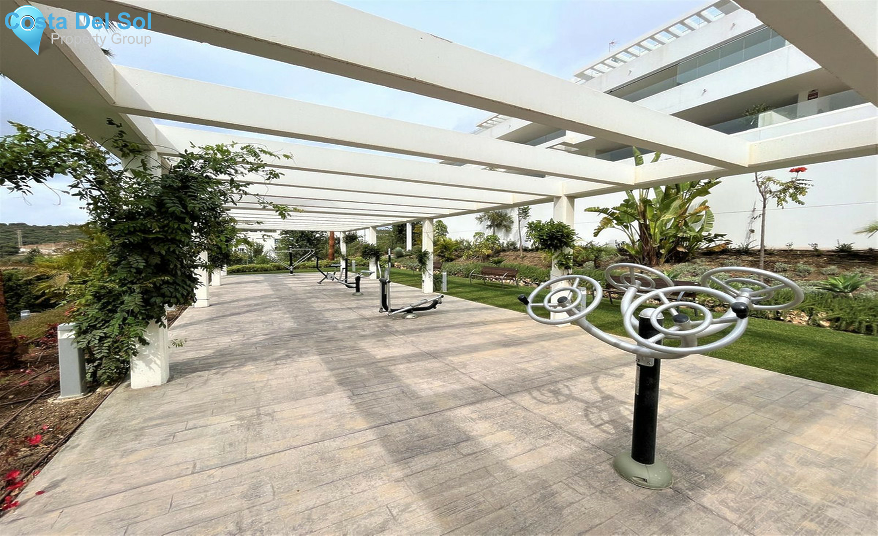 Middle Floor Apartment in Estepona-1440838