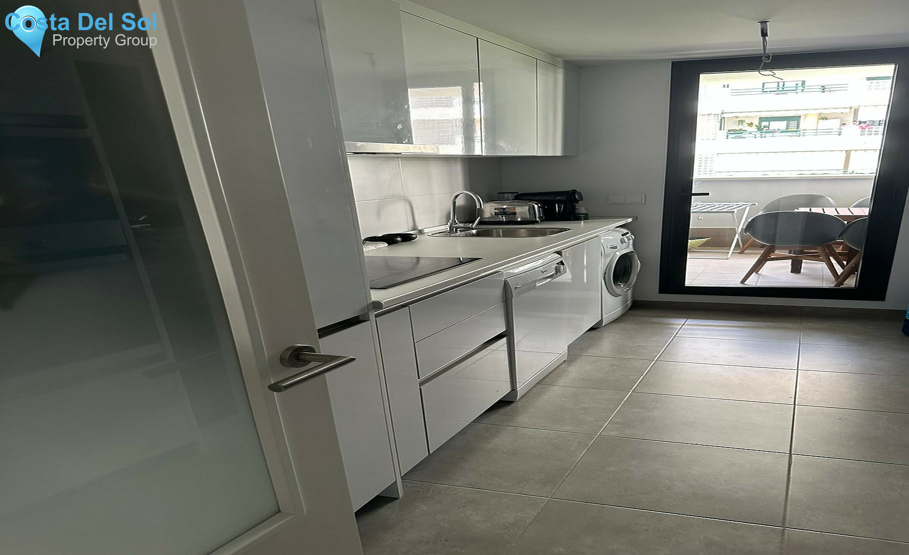 Middle Floor Apartment in Estepona-1456337