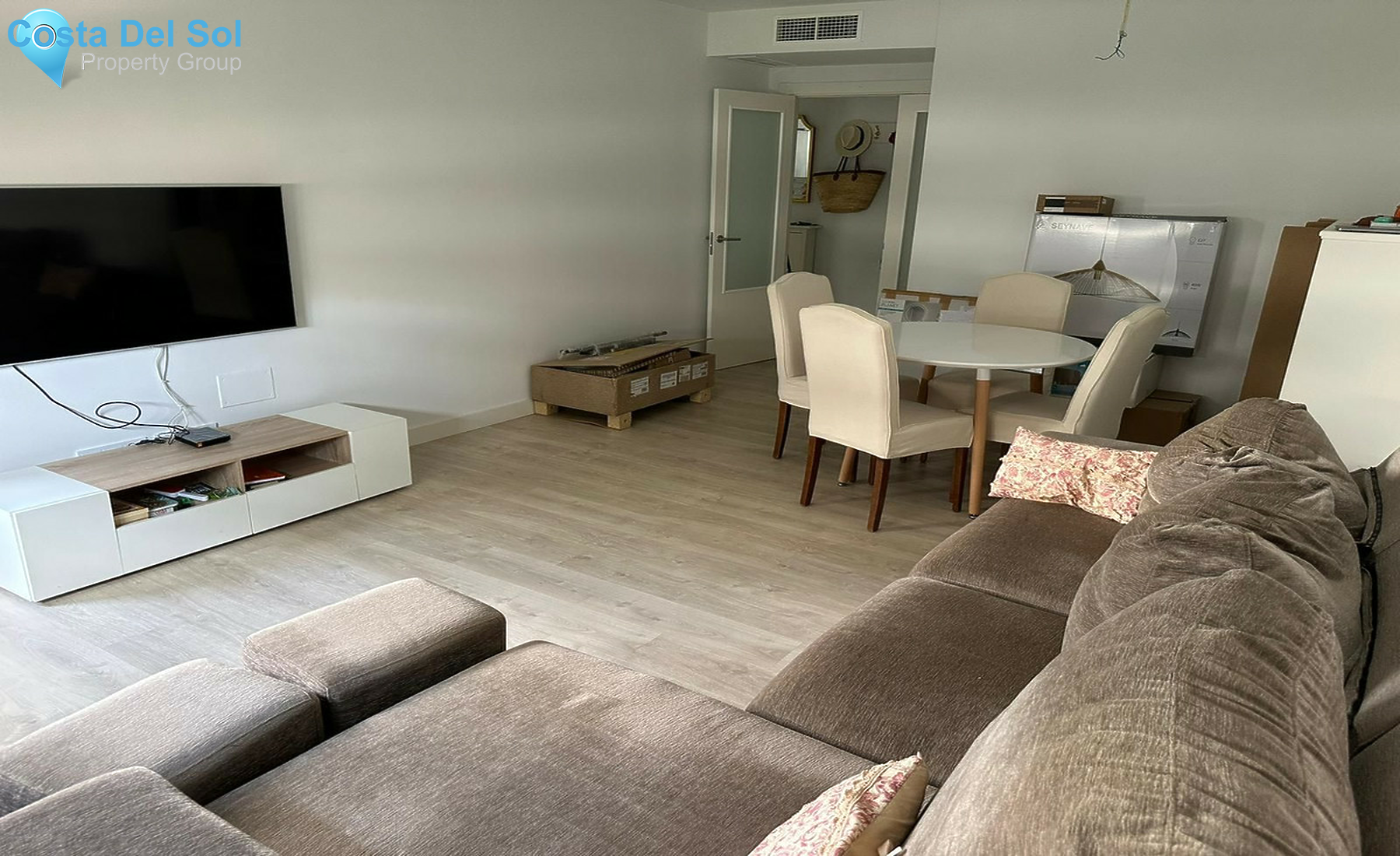Middle Floor Apartment in Estepona-1456324