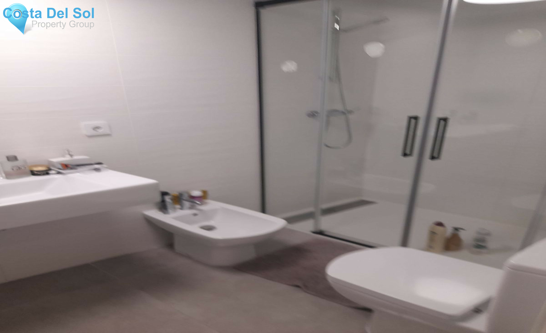 Middle Floor Apartment in Estepona-1456329