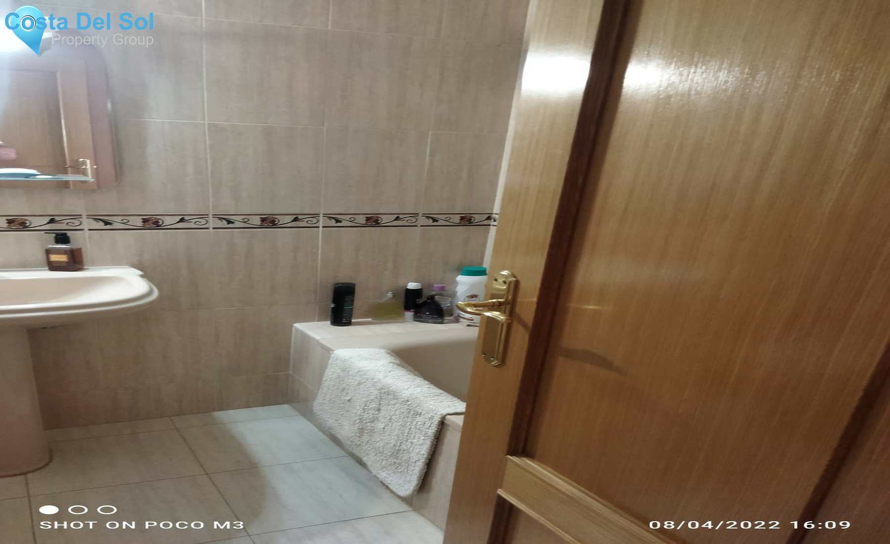 Middle Floor Apartment in Estepona-1461979