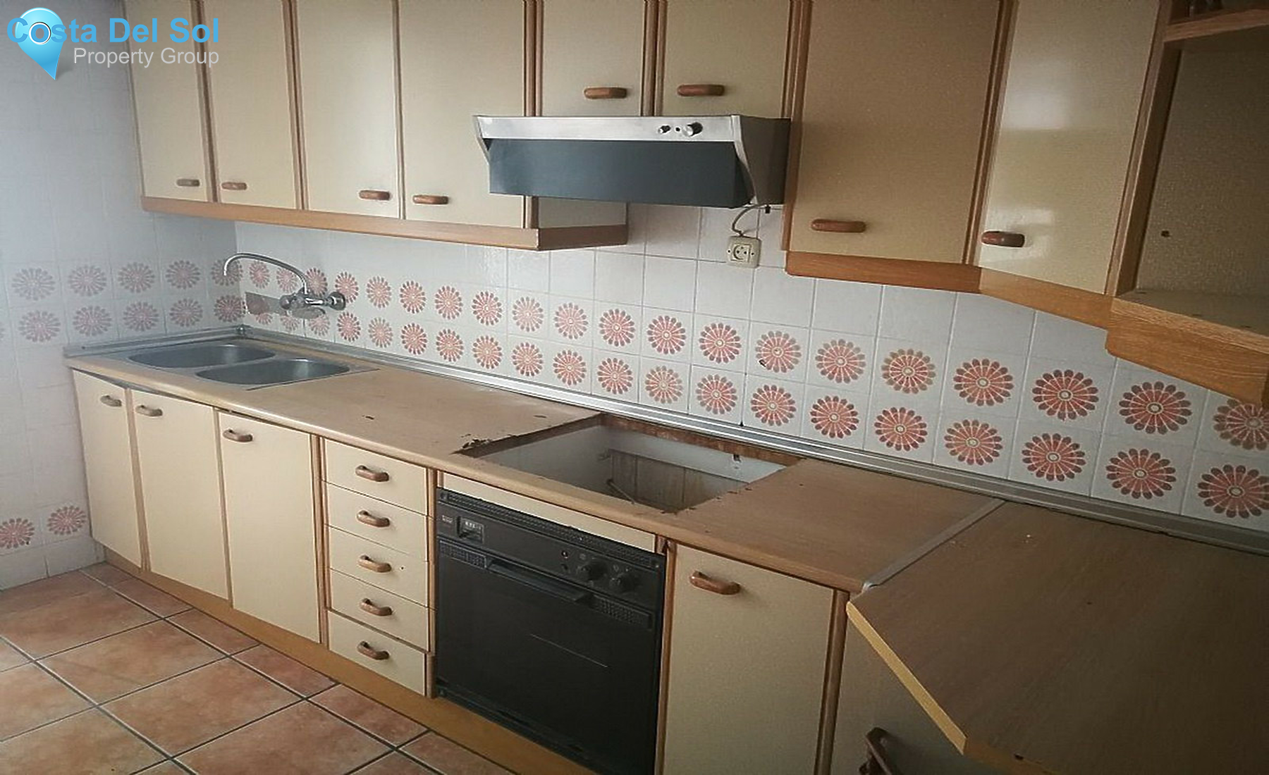 Middle Floor Apartment in Estepona-1476388