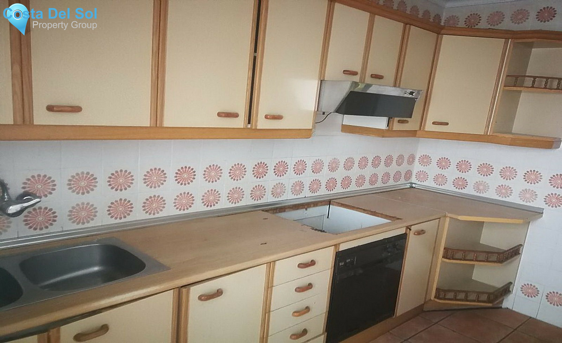 Middle Floor Apartment in Estepona-1476389