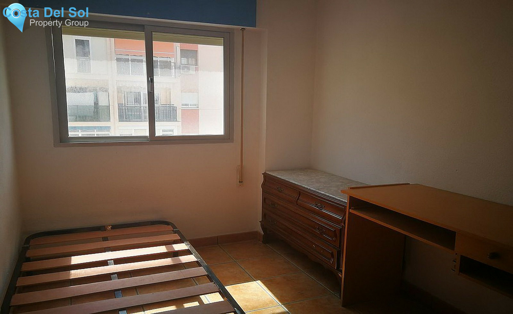 Middle Floor Apartment in Estepona-1476395