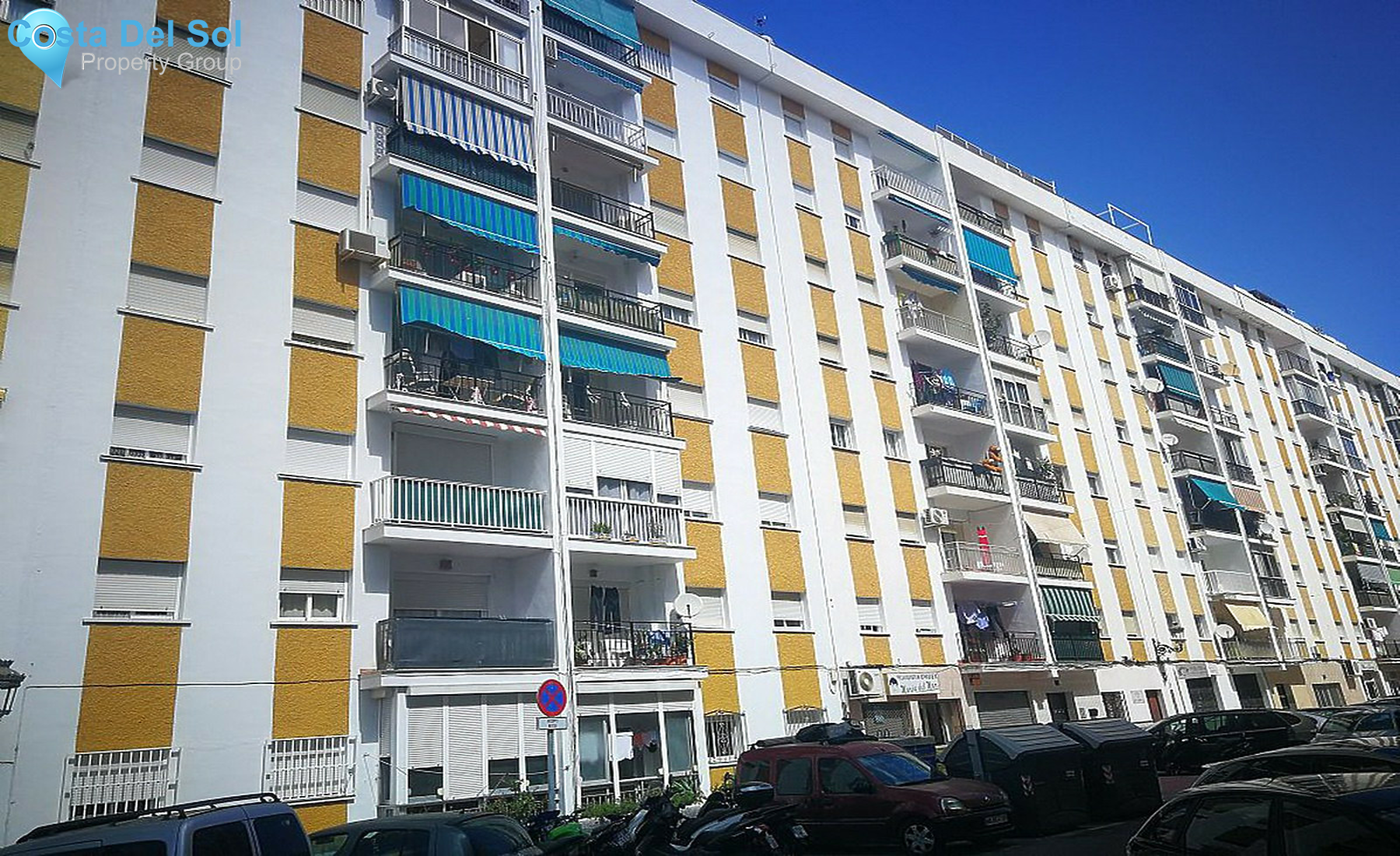 Middle Floor Apartment in Estepona-1476397