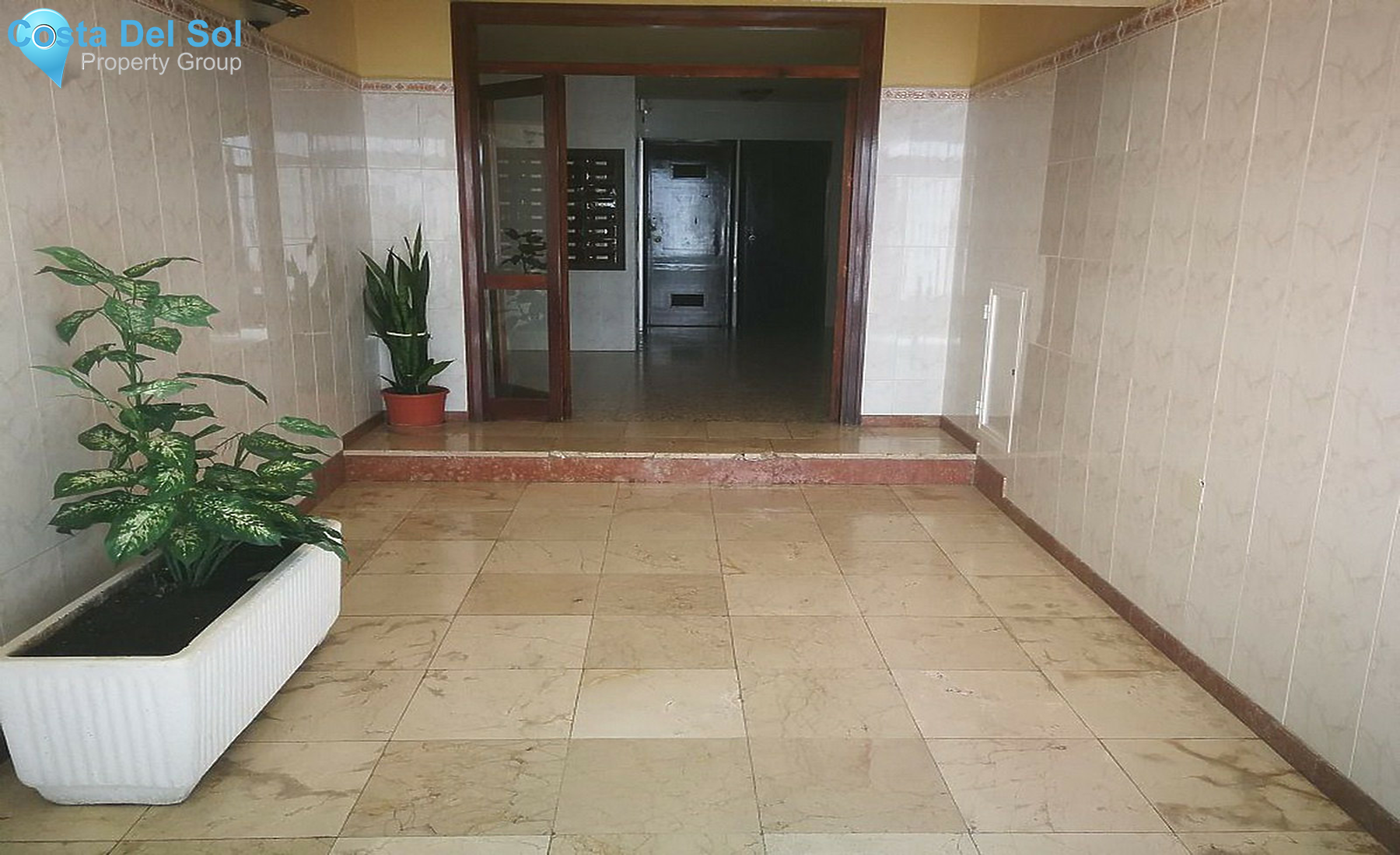 Middle Floor Apartment in Estepona-1476398