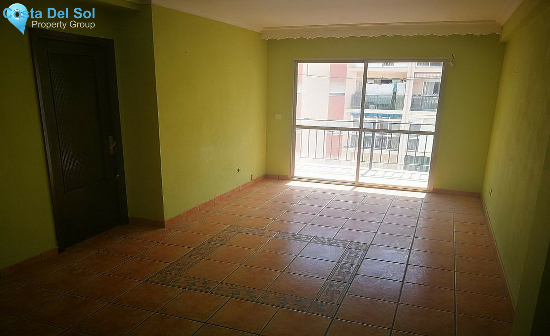 Middle Floor Apartment in Estepona-1476382