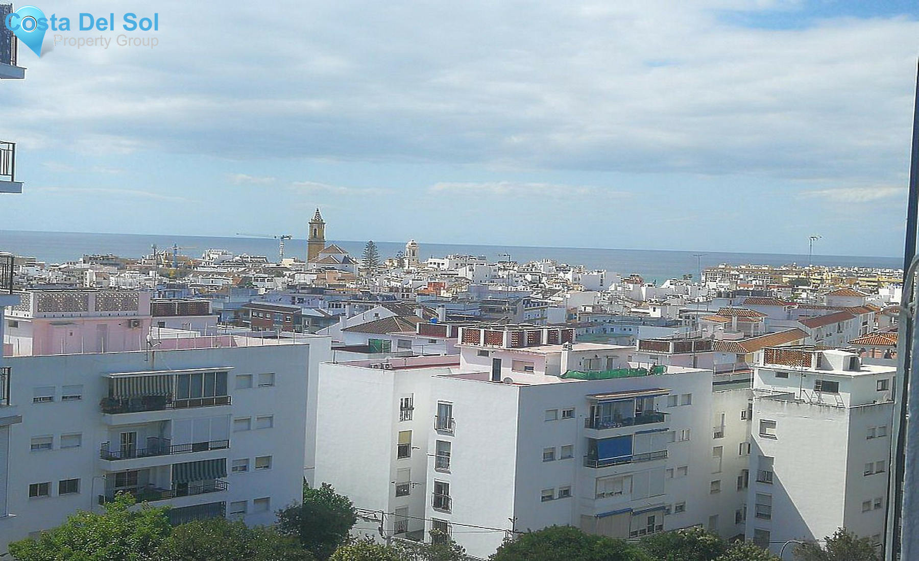 Middle Floor Apartment in Estepona-1476383