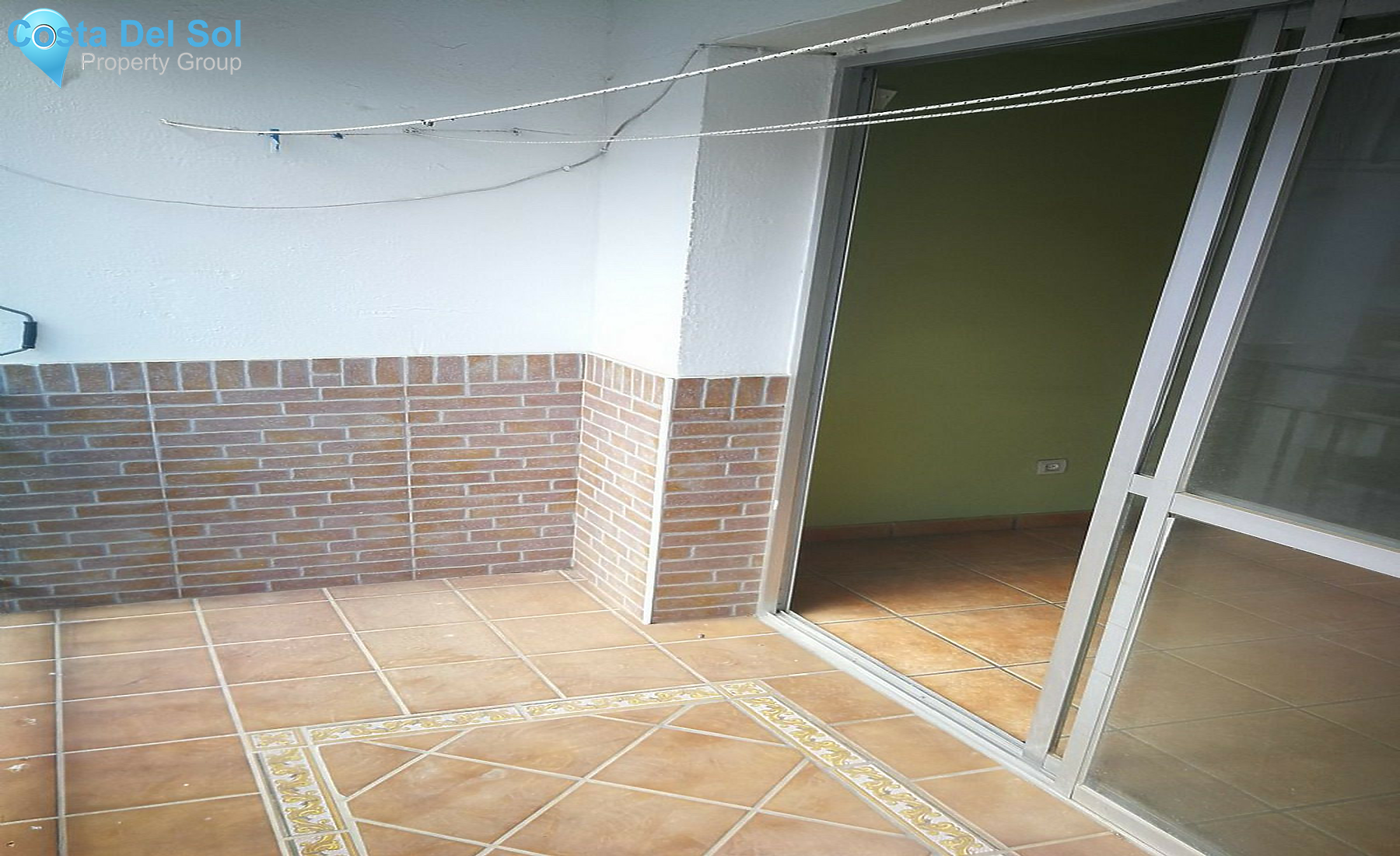Middle Floor Apartment in Estepona-1476384