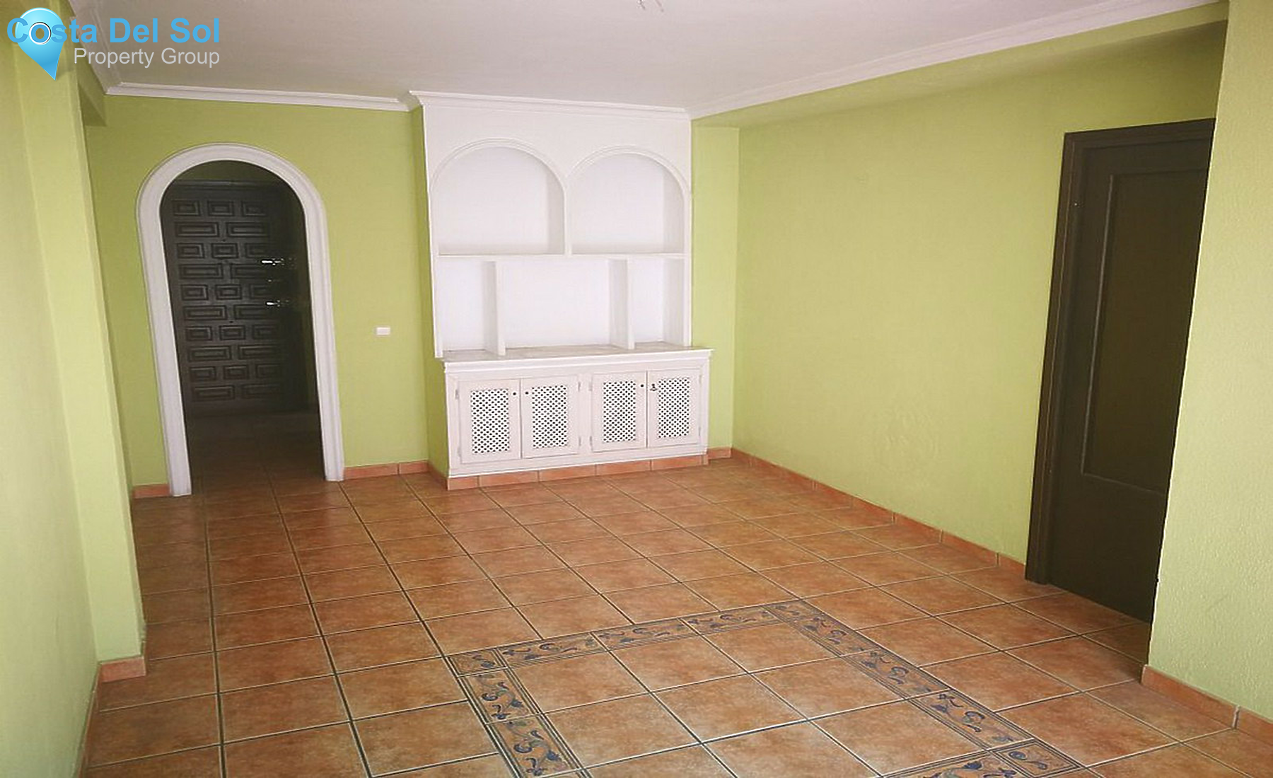 Middle Floor Apartment in Estepona-1476385