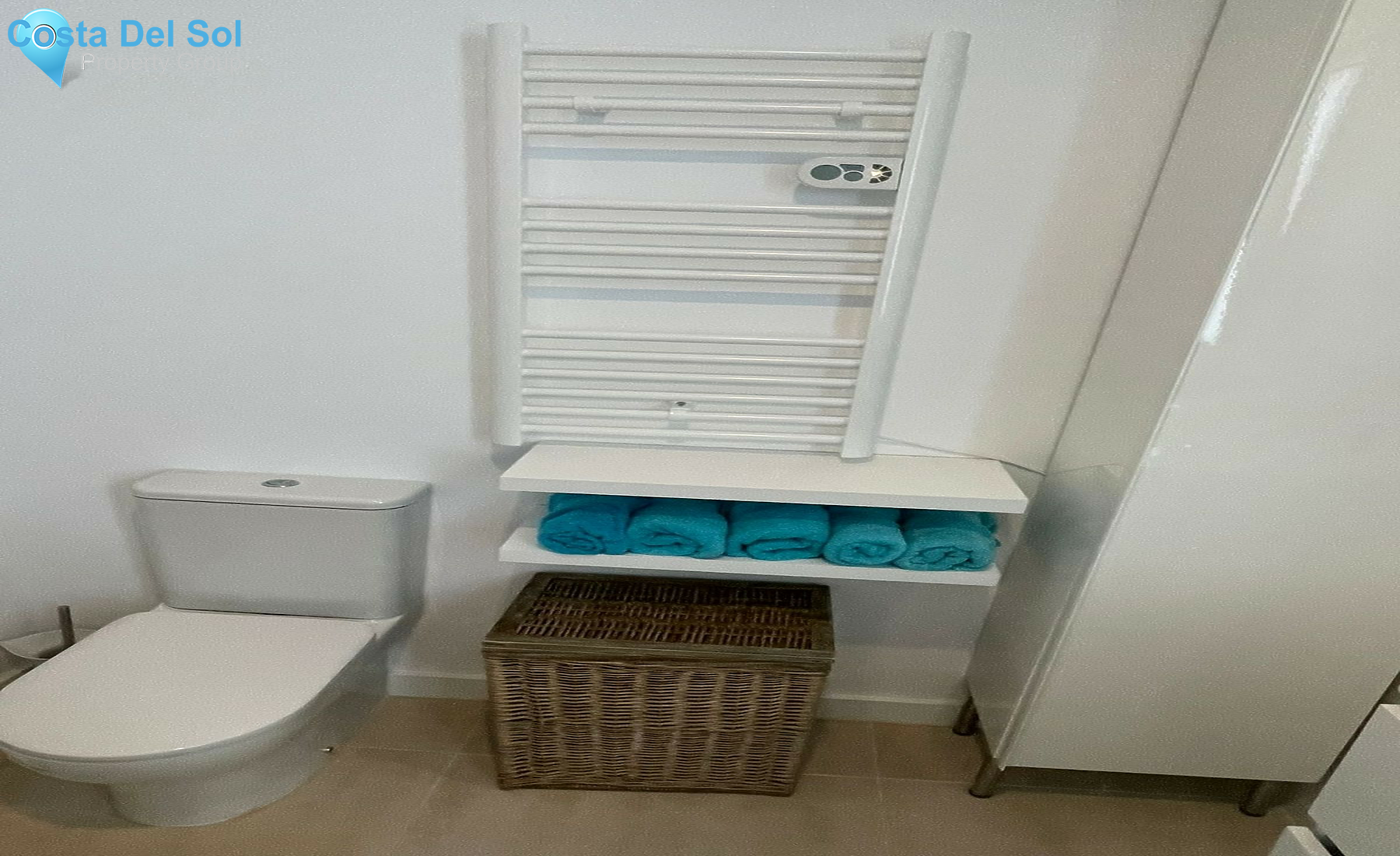 Middle Floor Apartment in Estepona-1478321