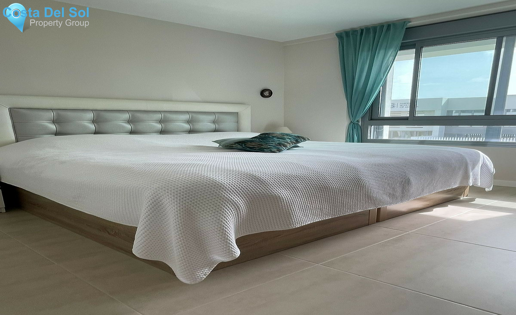 Middle Floor Apartment in Estepona-1478322