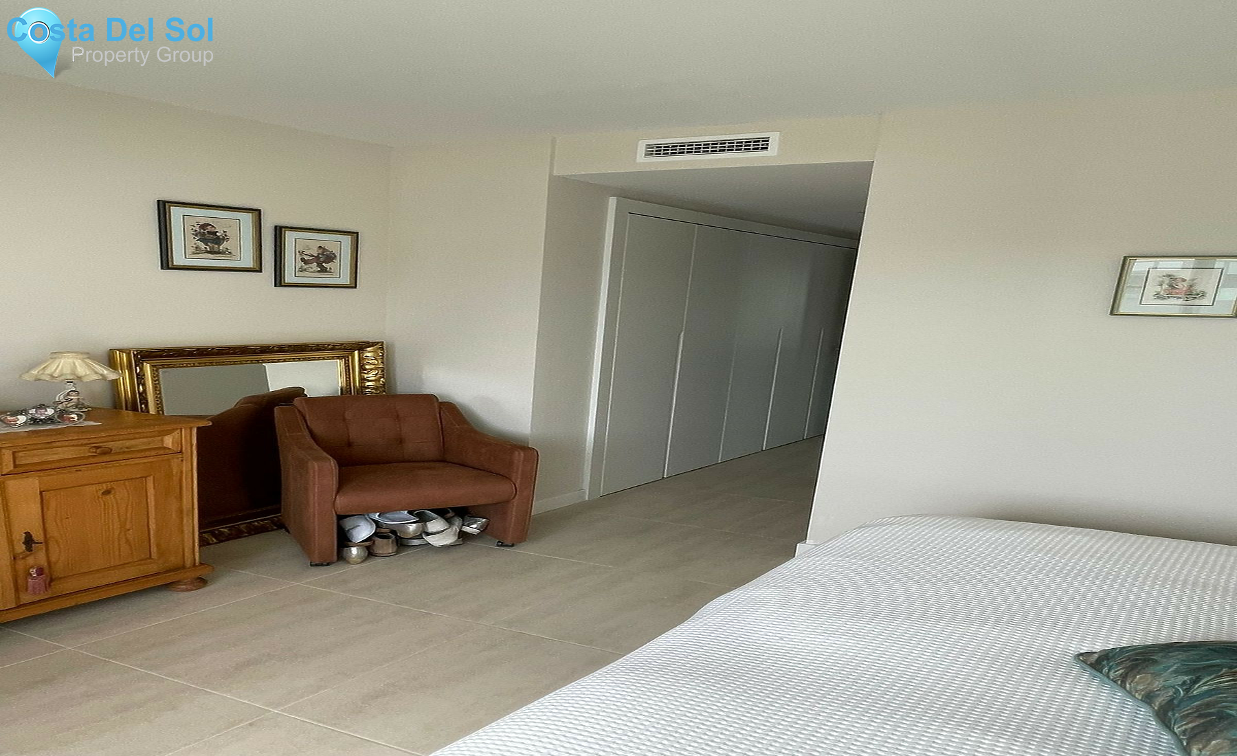 Middle Floor Apartment in Estepona-1478324