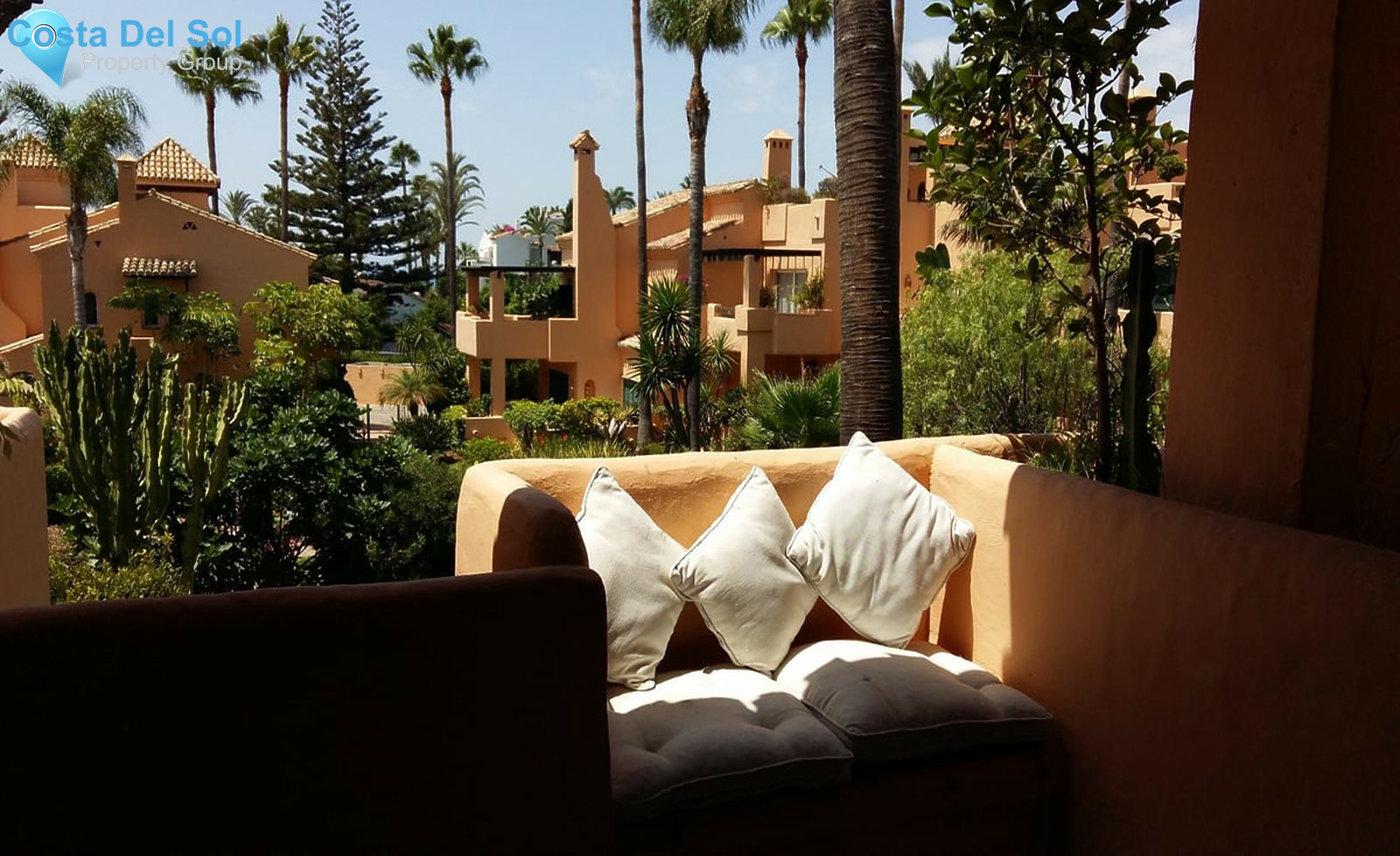 Middle Floor Apartment in Estepona-1501489