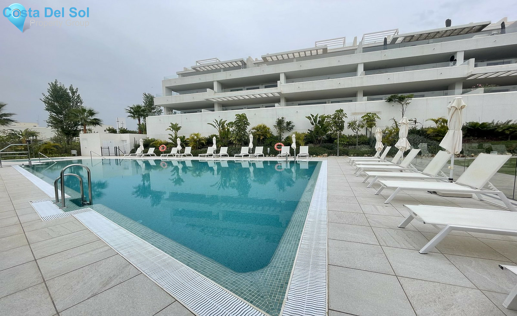 Middle Floor Apartment in Estepona