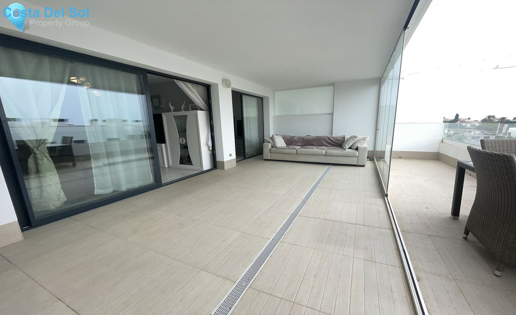 Middle Floor Apartment in Estepona-1510208