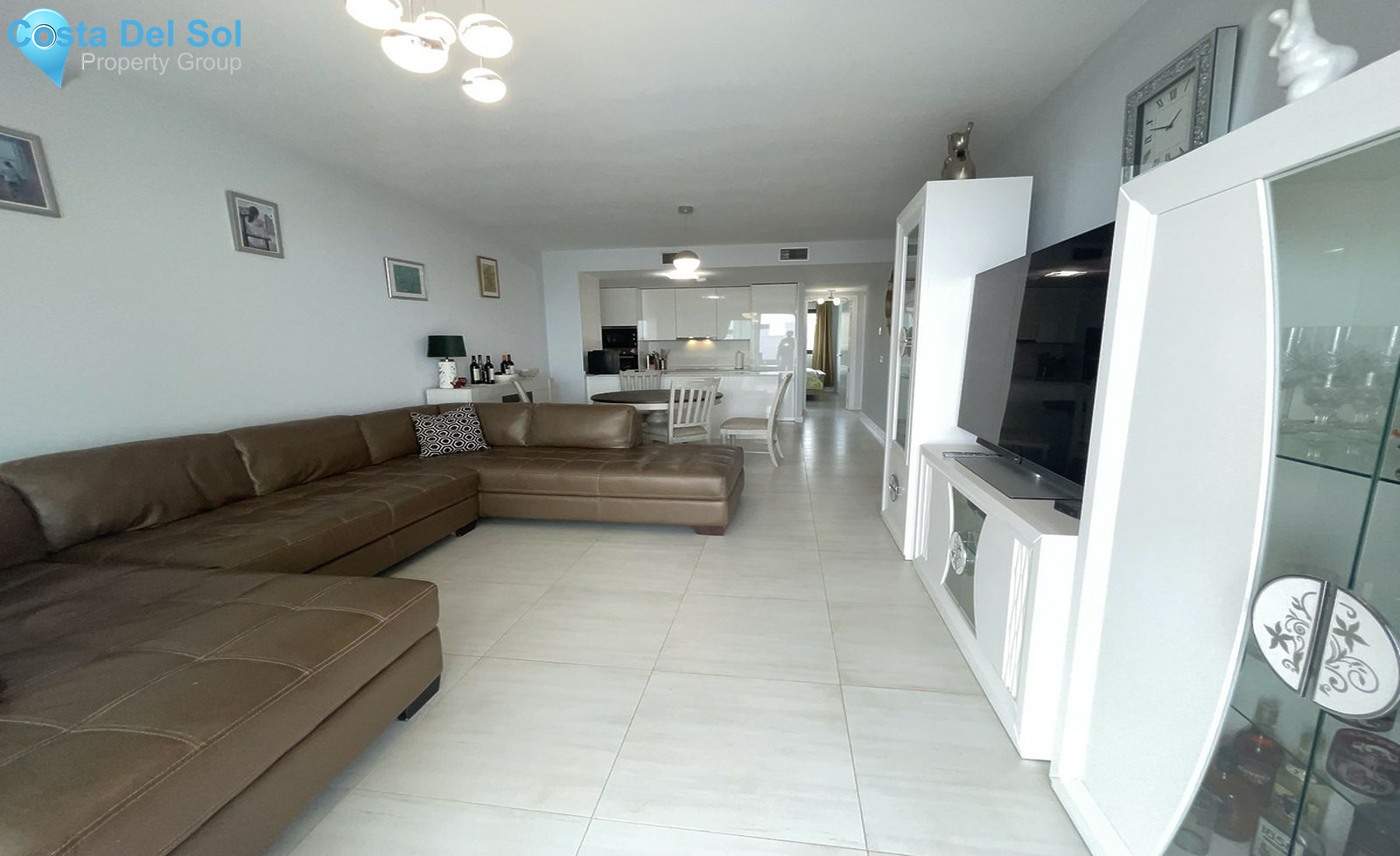 Middle Floor Apartment in Estepona-1510209