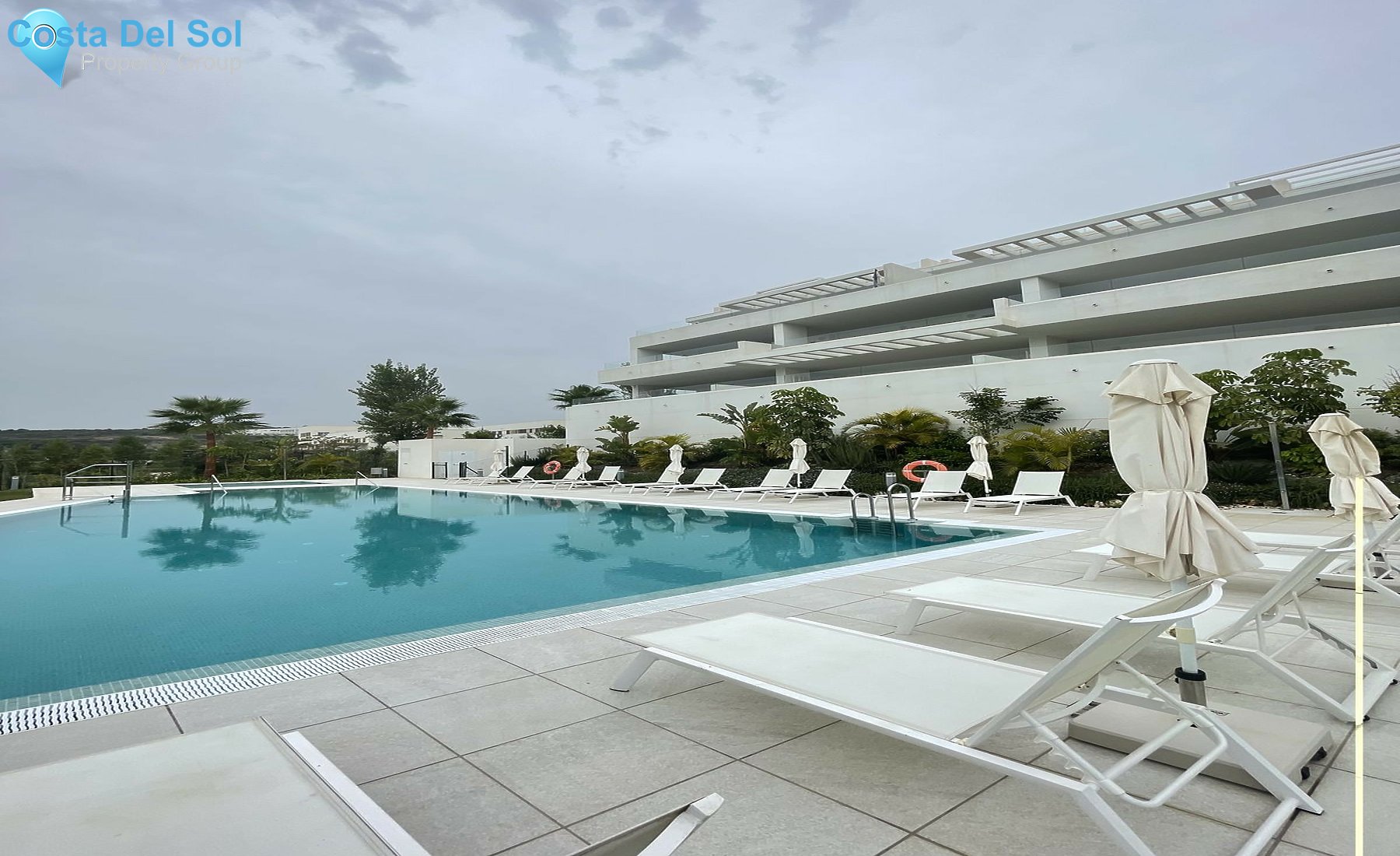 Middle Floor Apartment in Estepona-1510212