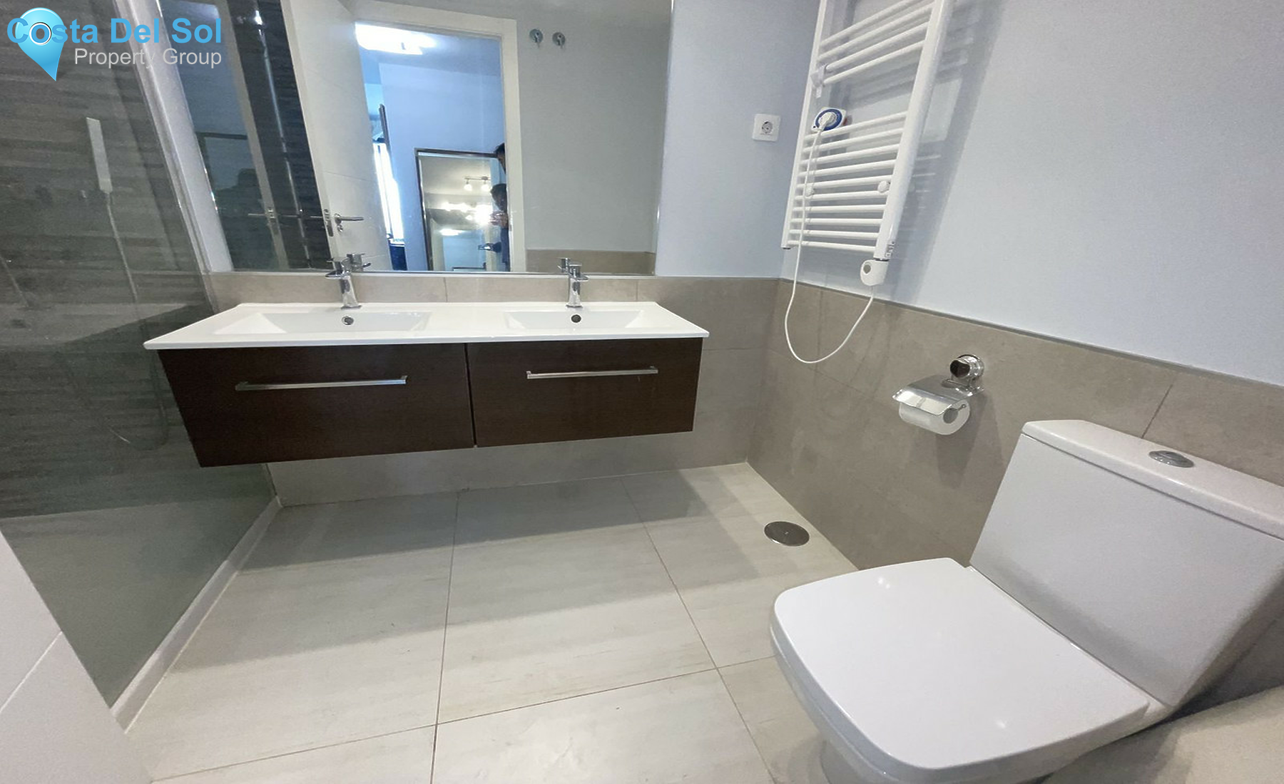 Middle Floor Apartment in Estepona-1510202