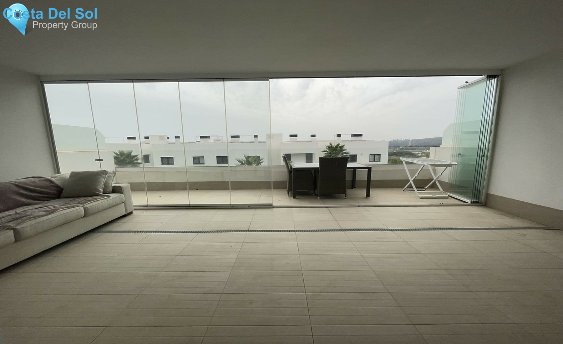 Middle Floor Apartment in Estepona-1510203