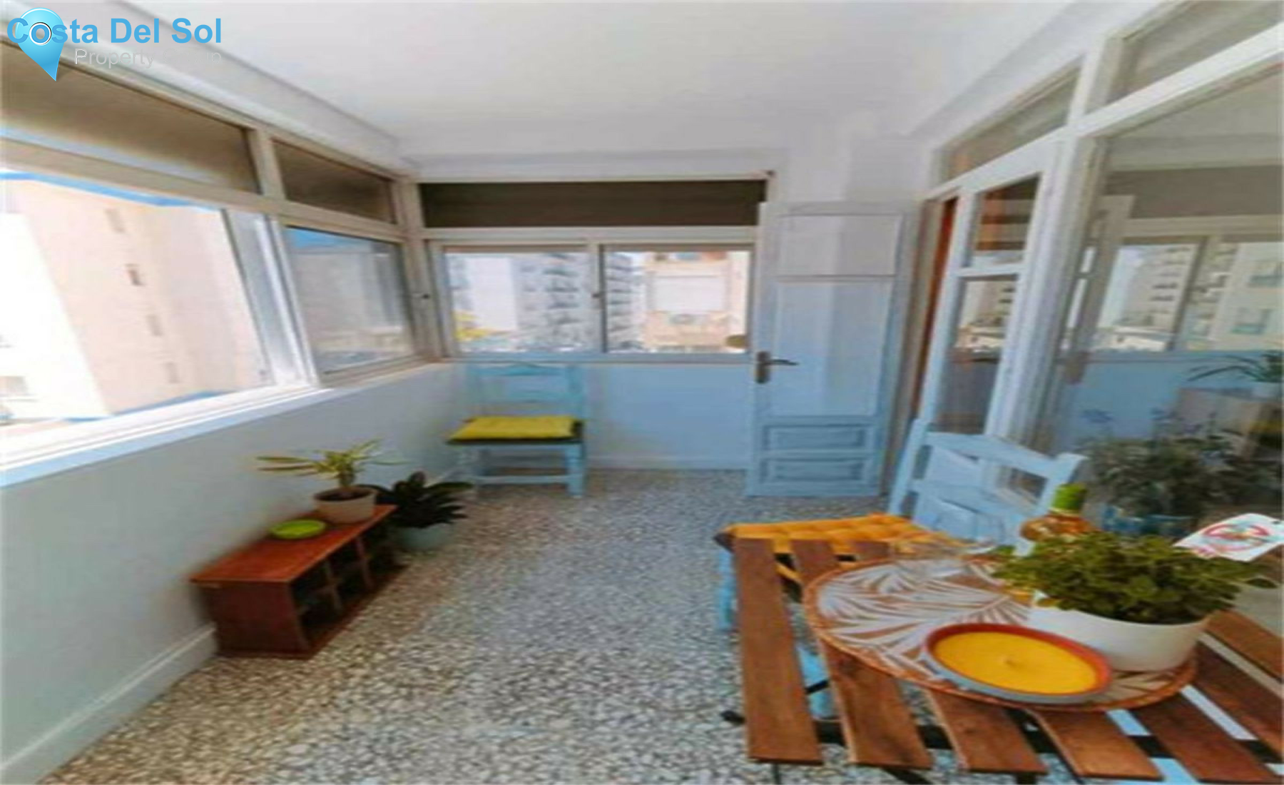 Middle Floor Apartment in Estepona-1525803