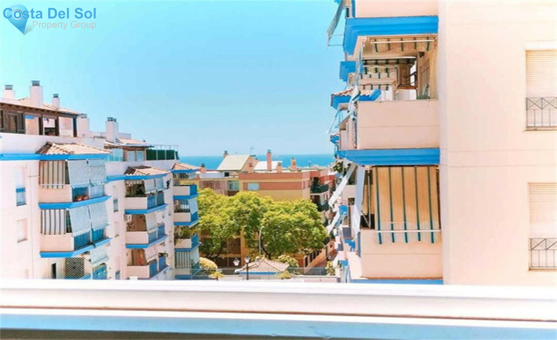 Middle Floor Apartment in Estepona-1525798