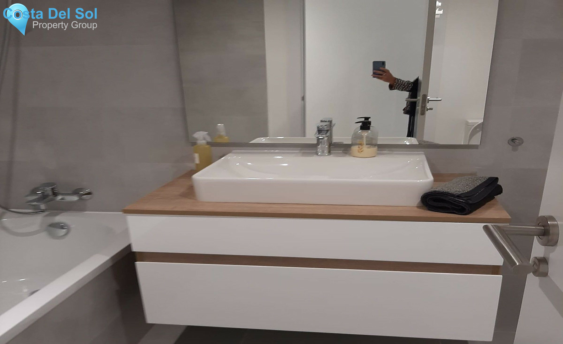 Middle Floor Apartment in Estepona-1527814