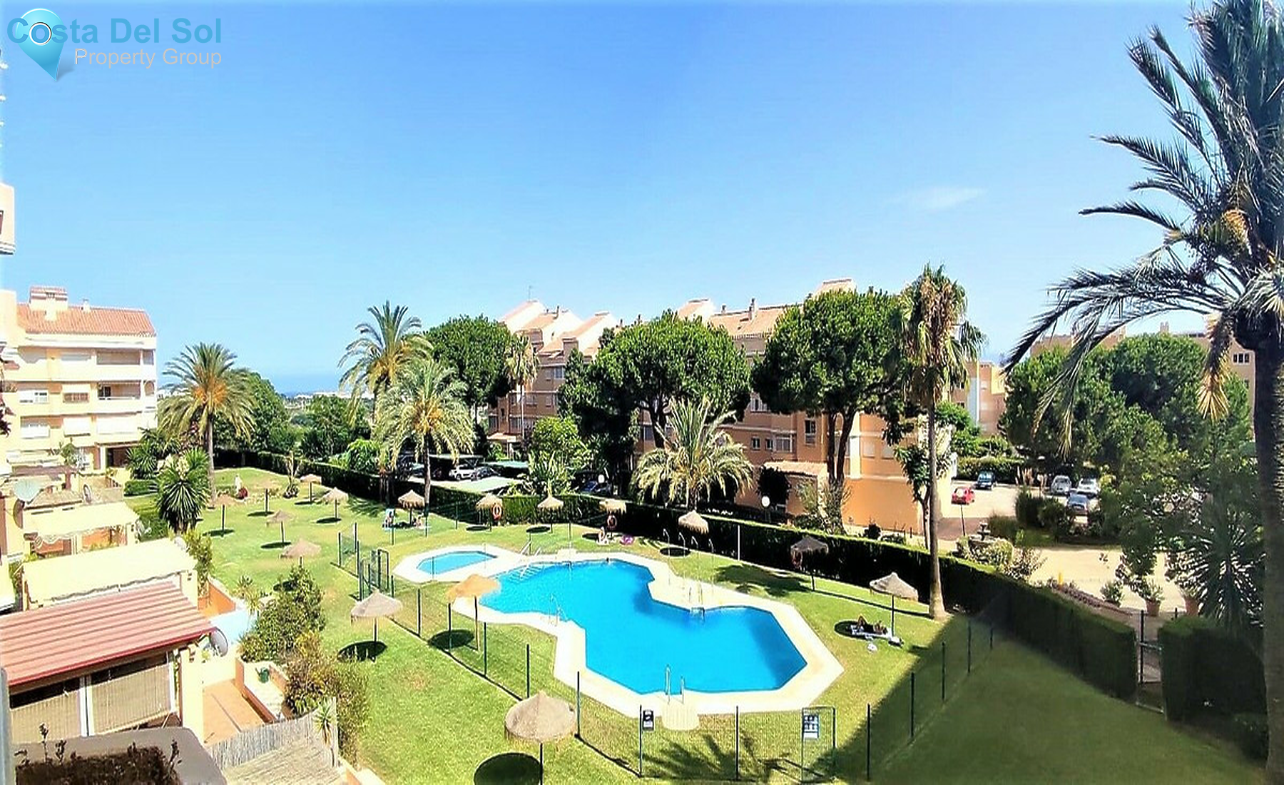 Middle Floor Apartment in Estepona-1528919