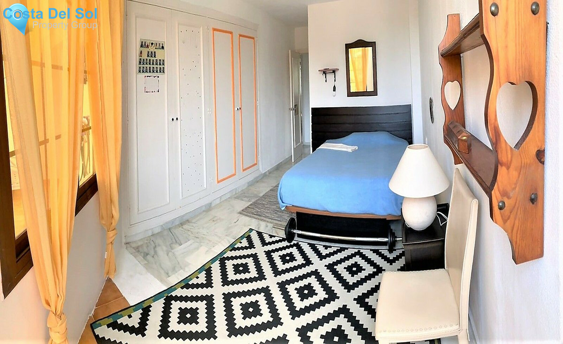 Middle Floor Apartment in Estepona-1528920