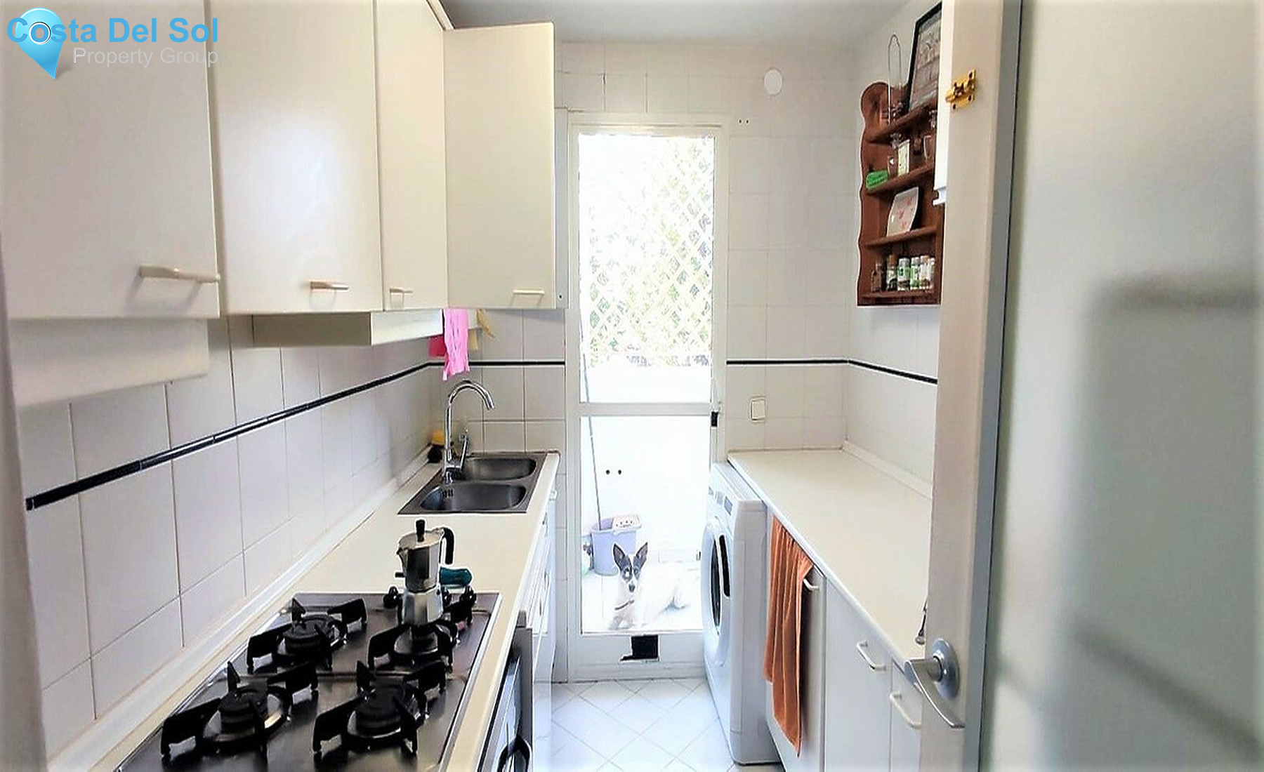 Middle Floor Apartment in Estepona-1528938