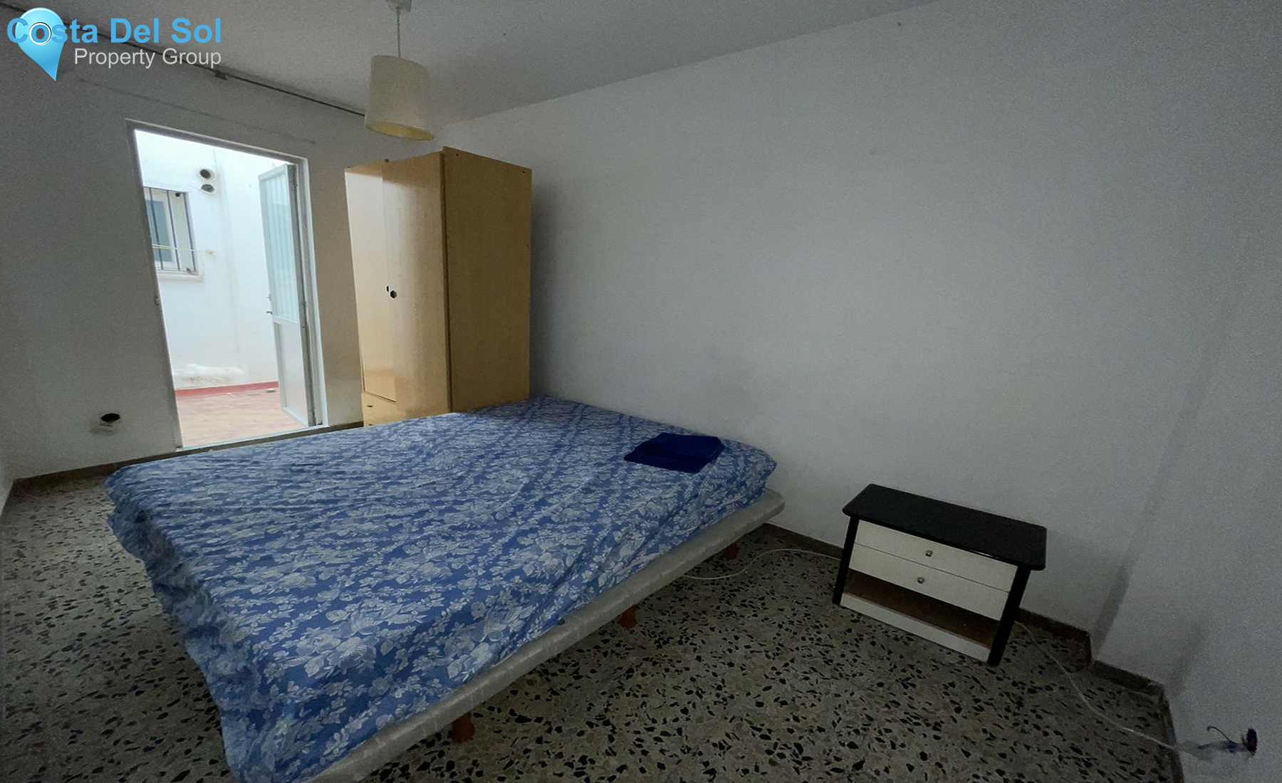 Middle Floor Apartment in Estepona-1537532