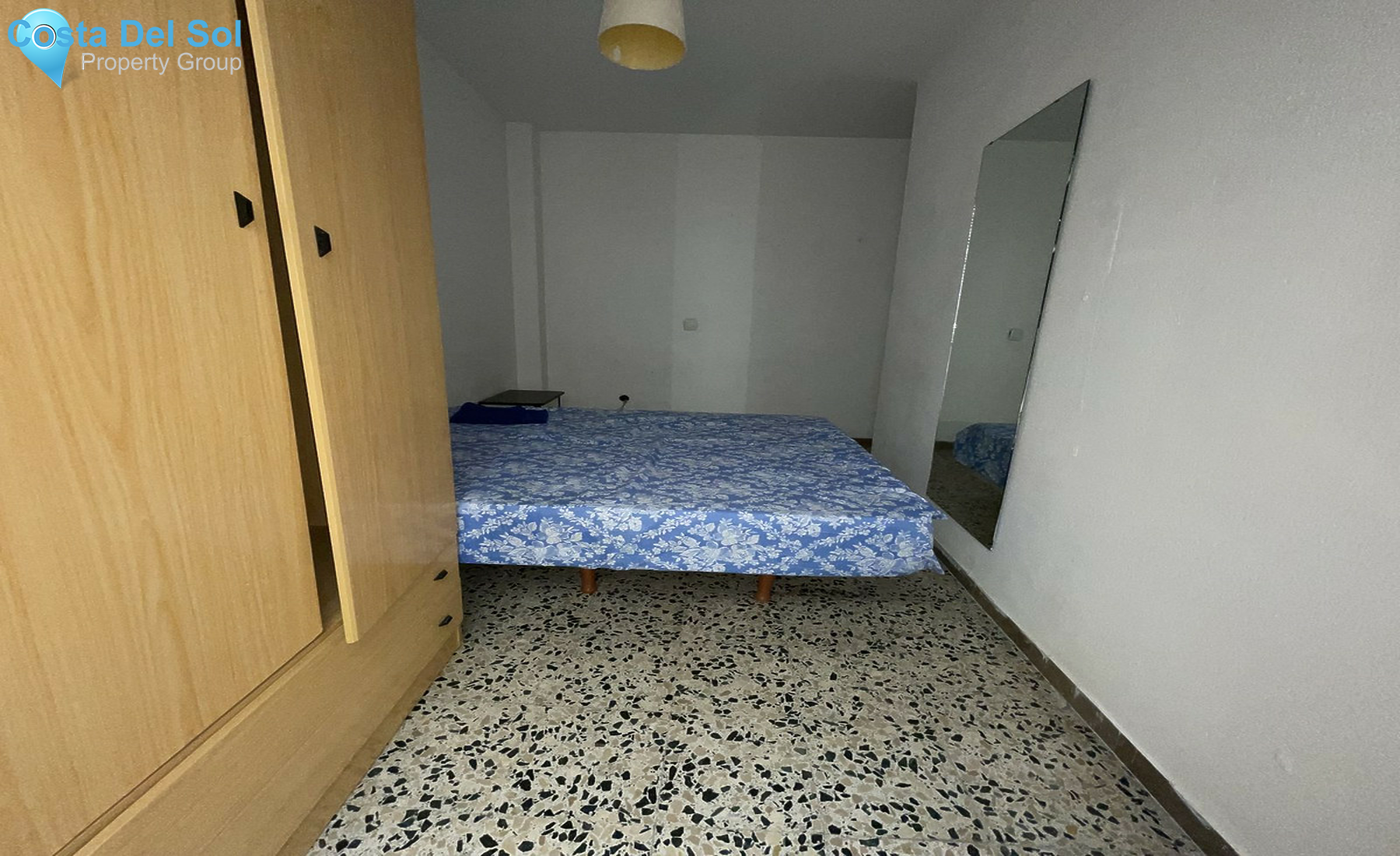 Middle Floor Apartment in Estepona-1537535
