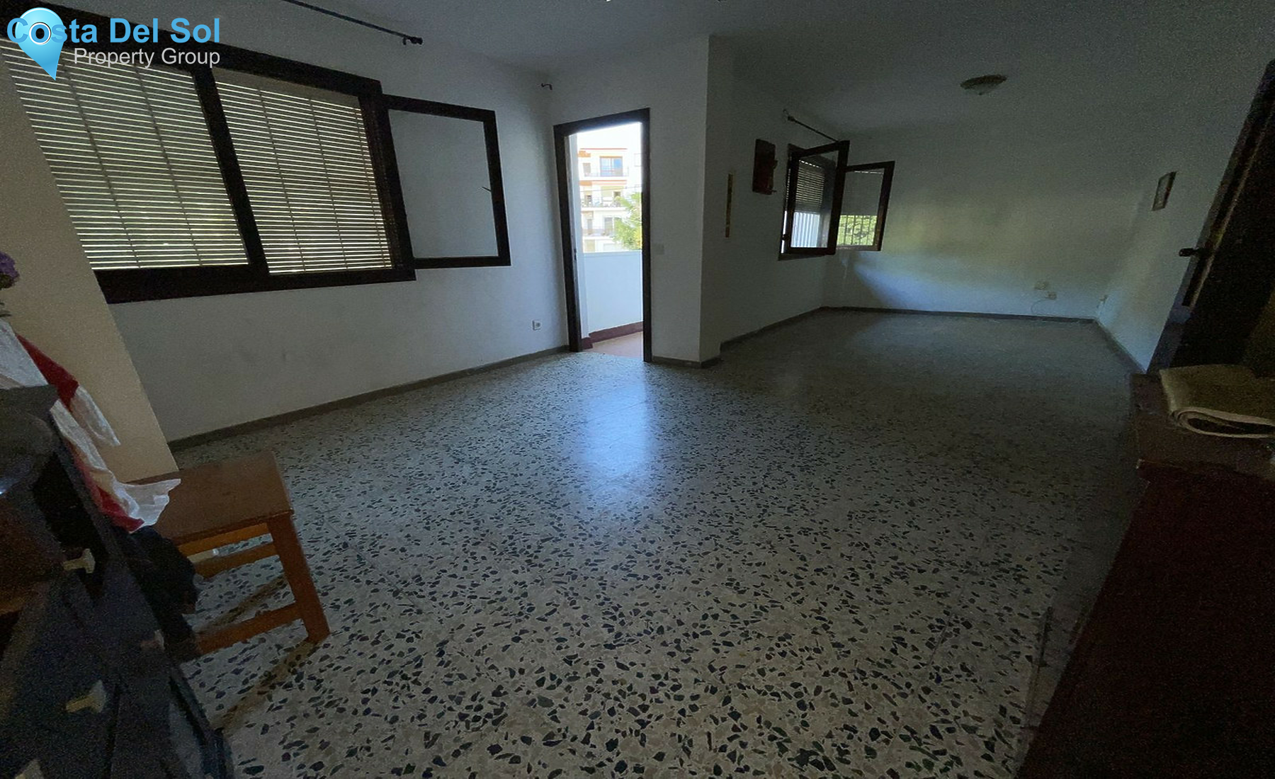 Middle Floor Apartment in Estepona-1537538