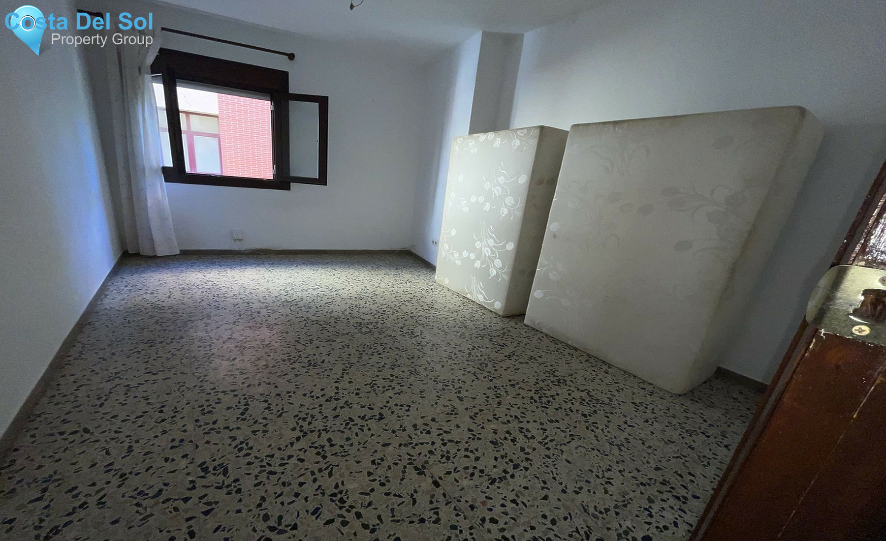 Middle Floor Apartment in Estepona-1537541
