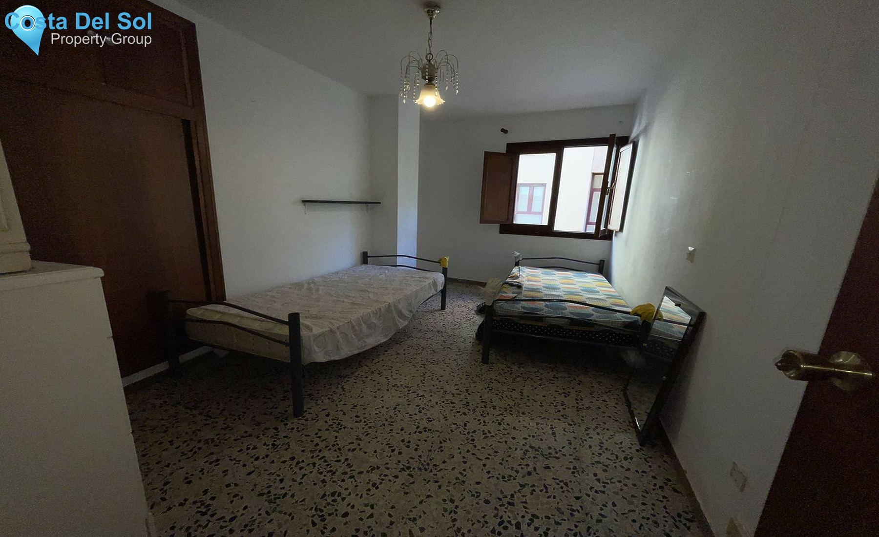 Middle Floor Apartment in Estepona-1537542