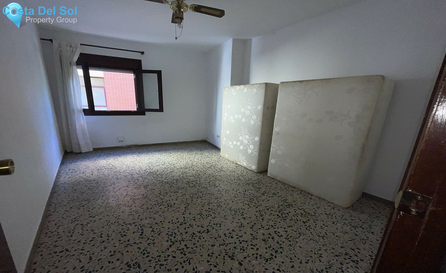 Middle Floor Apartment in Estepona-1537528