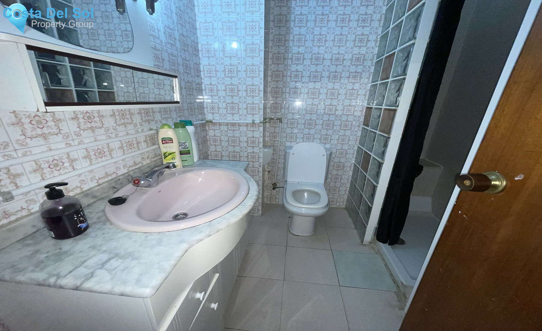 Middle Floor Apartment in Estepona-1537529