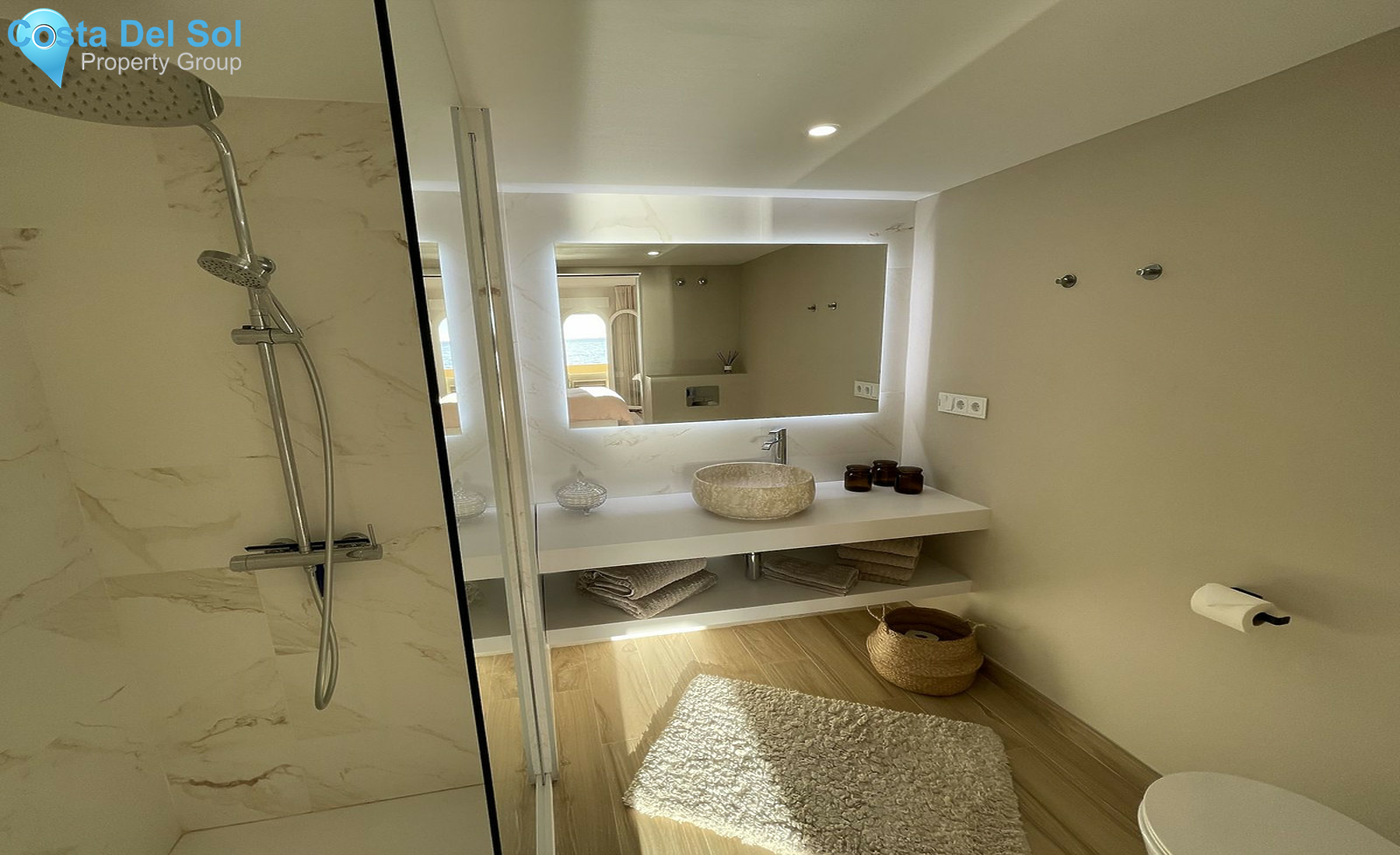 Middle Floor Apartment in Estepona-1542033