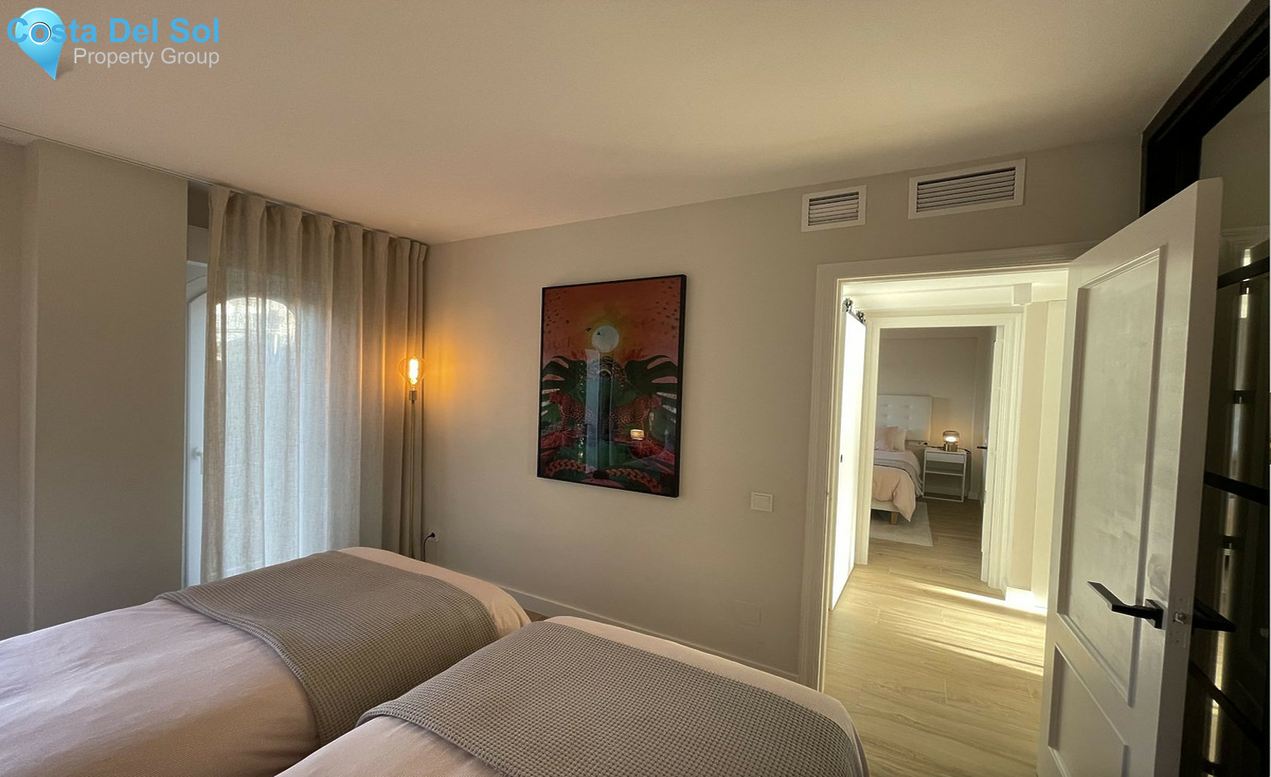 Middle Floor Apartment in Estepona-1542037