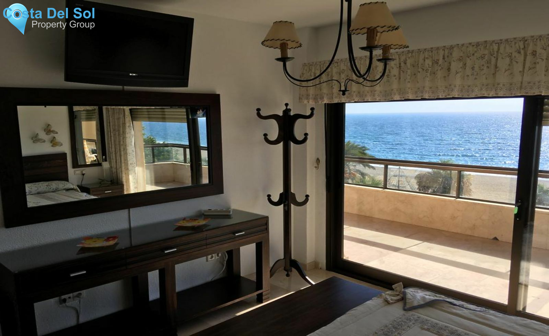 Middle Floor Apartment in Estepona-1130434